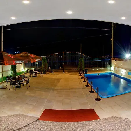 Siera Нэводари