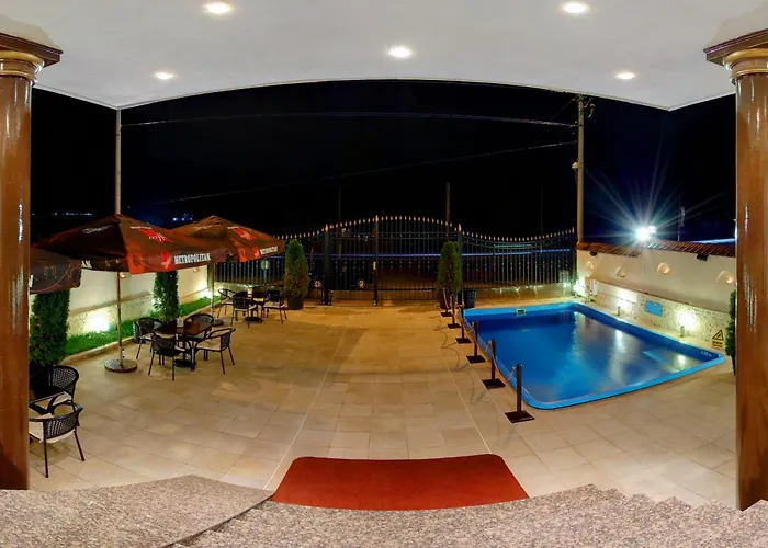 Siera Нэводари